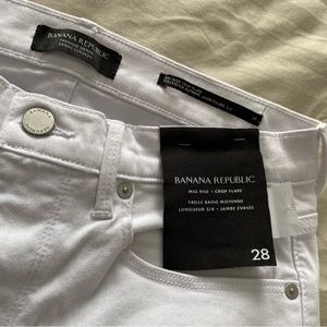 White stretch size 28 kick crop jeans NWT